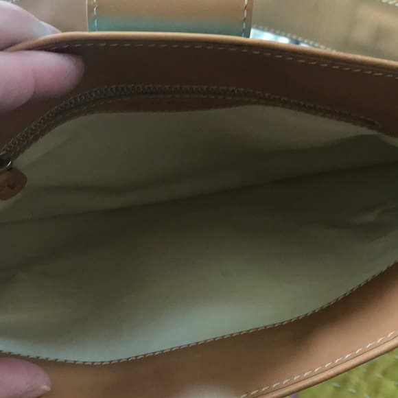 Tod’s Shoulder bag! - Picture 13 of 17